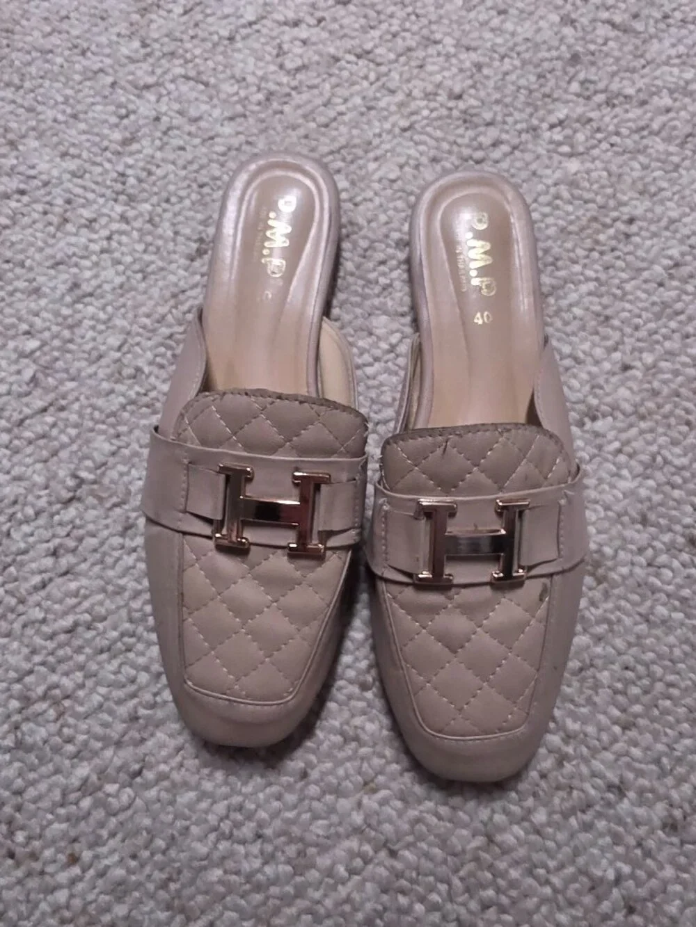 Fashion ladies slip on flat  shoes size 8 tan color
